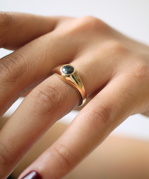 Drew Signet Ring with Bi-color Sapphire