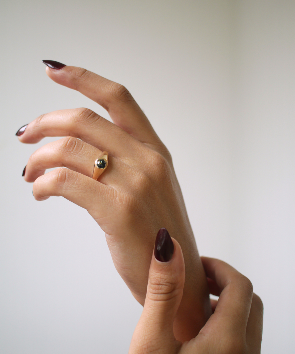 Drew Signet Ring with Bi-color Sapphire