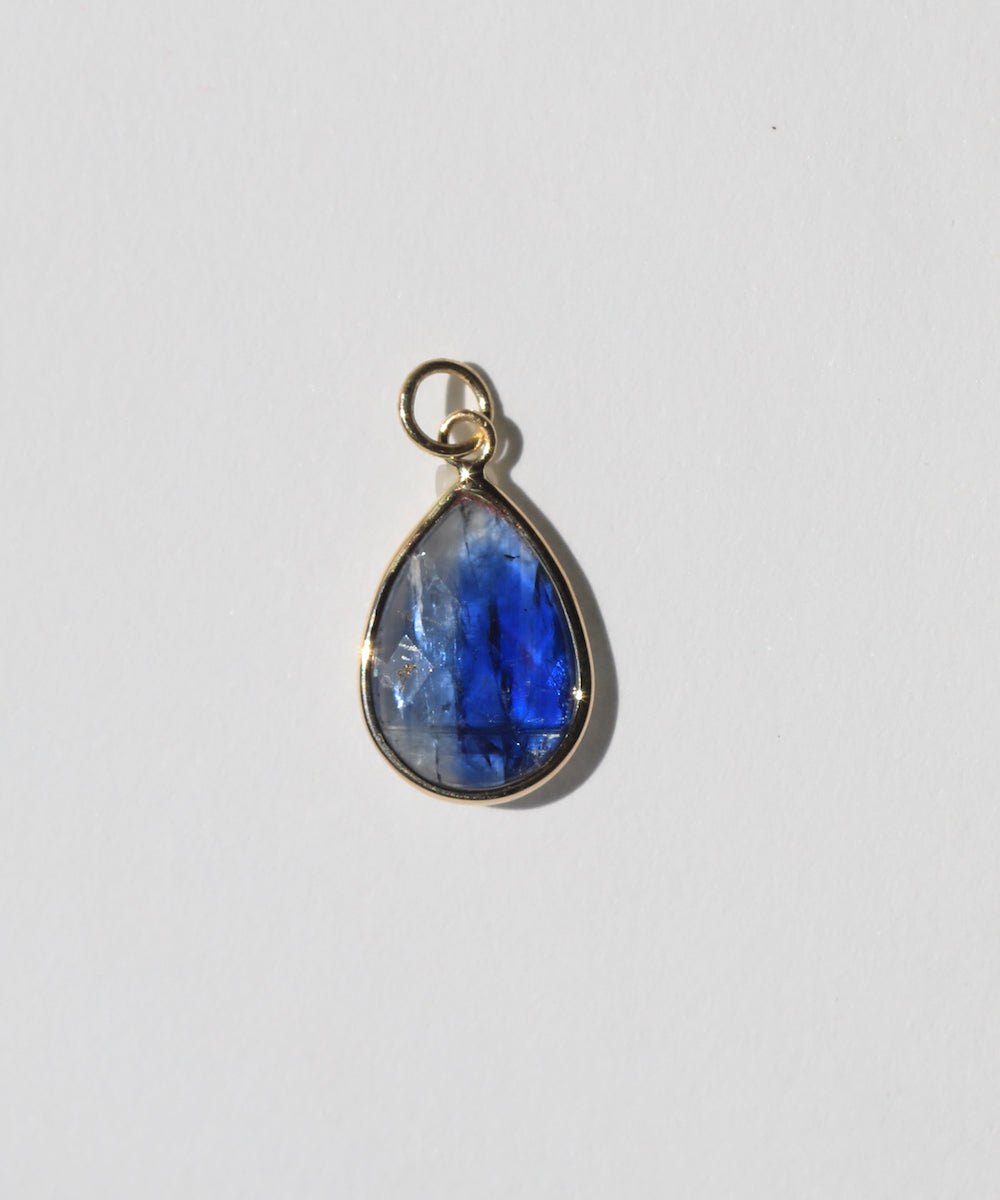 blue sapphire pear pendant Brooklyn New York 