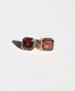 14k yellow gold asscher cut garnet stud earrings Greenpoint Brooklyn New York City 11222