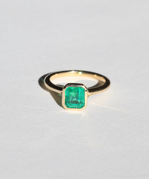 Luca Solitaire with Emerald