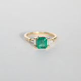 Vanna Ring with Emerald