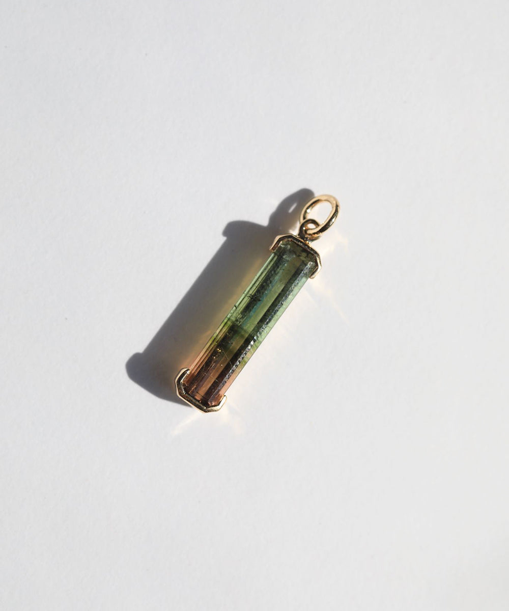 natural tourmaline  recycled 14k yellow gold modified bezel setting Greenpoint Brooklyn New York City 11222