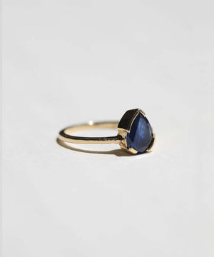 pear sapphire solitiare 14k yellow gold band adrift bezel Greenpoint Brooklyn New York City 11222