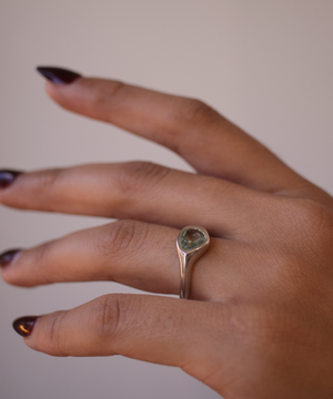 Fontana Signet Ring with Green Sapphire