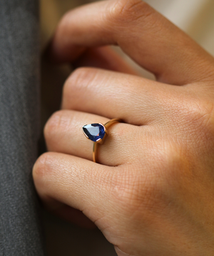 pear dark blue sapphire modified bezel ring Brooklyn New York 11222