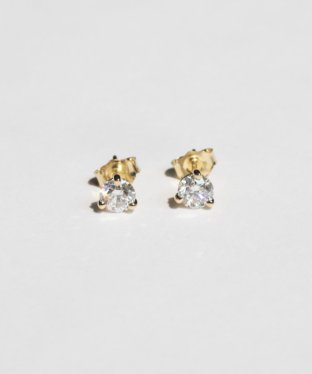 SI white diamond 14k yellow gold stud earrings Brooklyn New York 