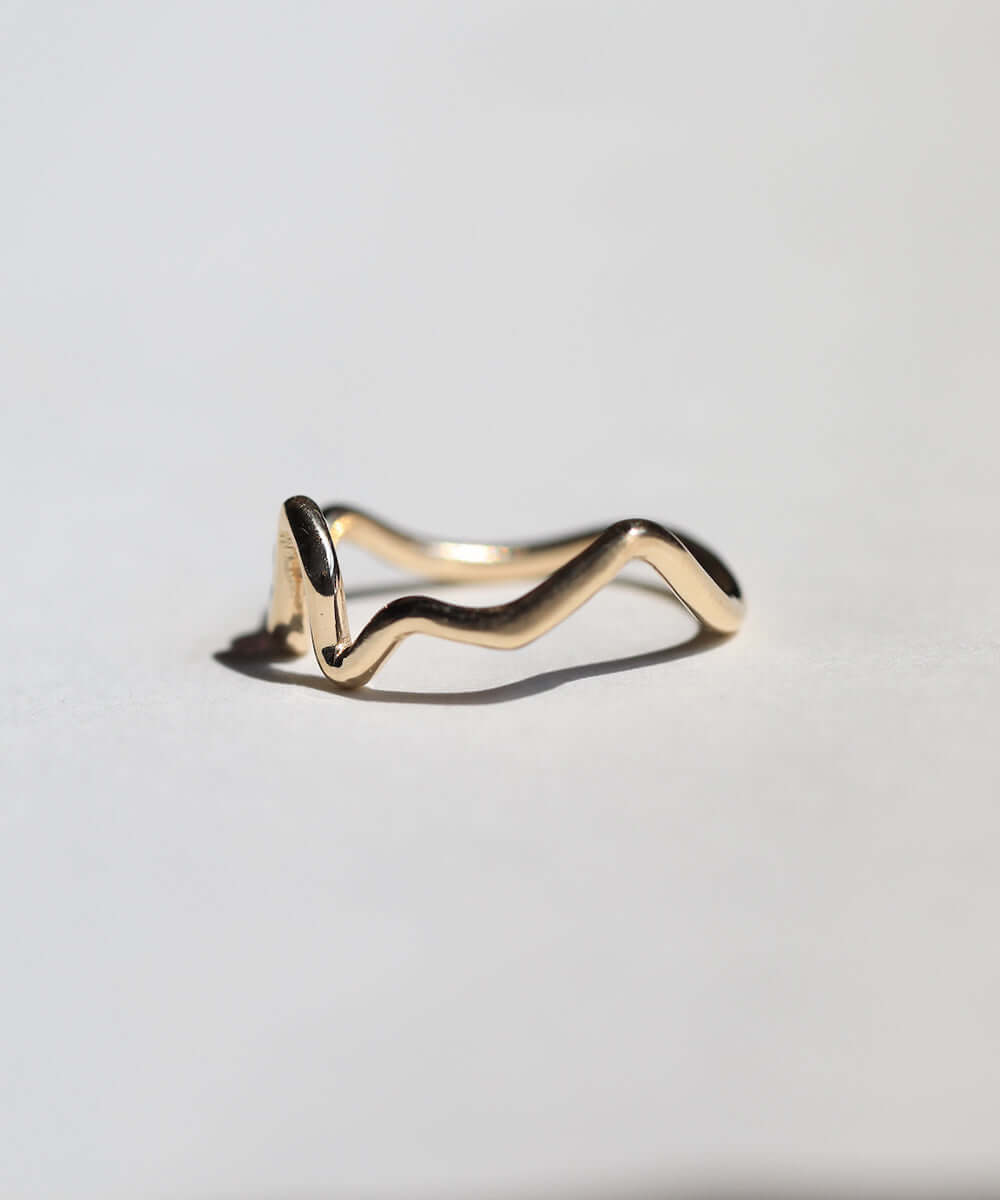 14k Yellow Gold Bezel Sapphire Mini Ripple Ring Greenpoint Brooklyn Macha