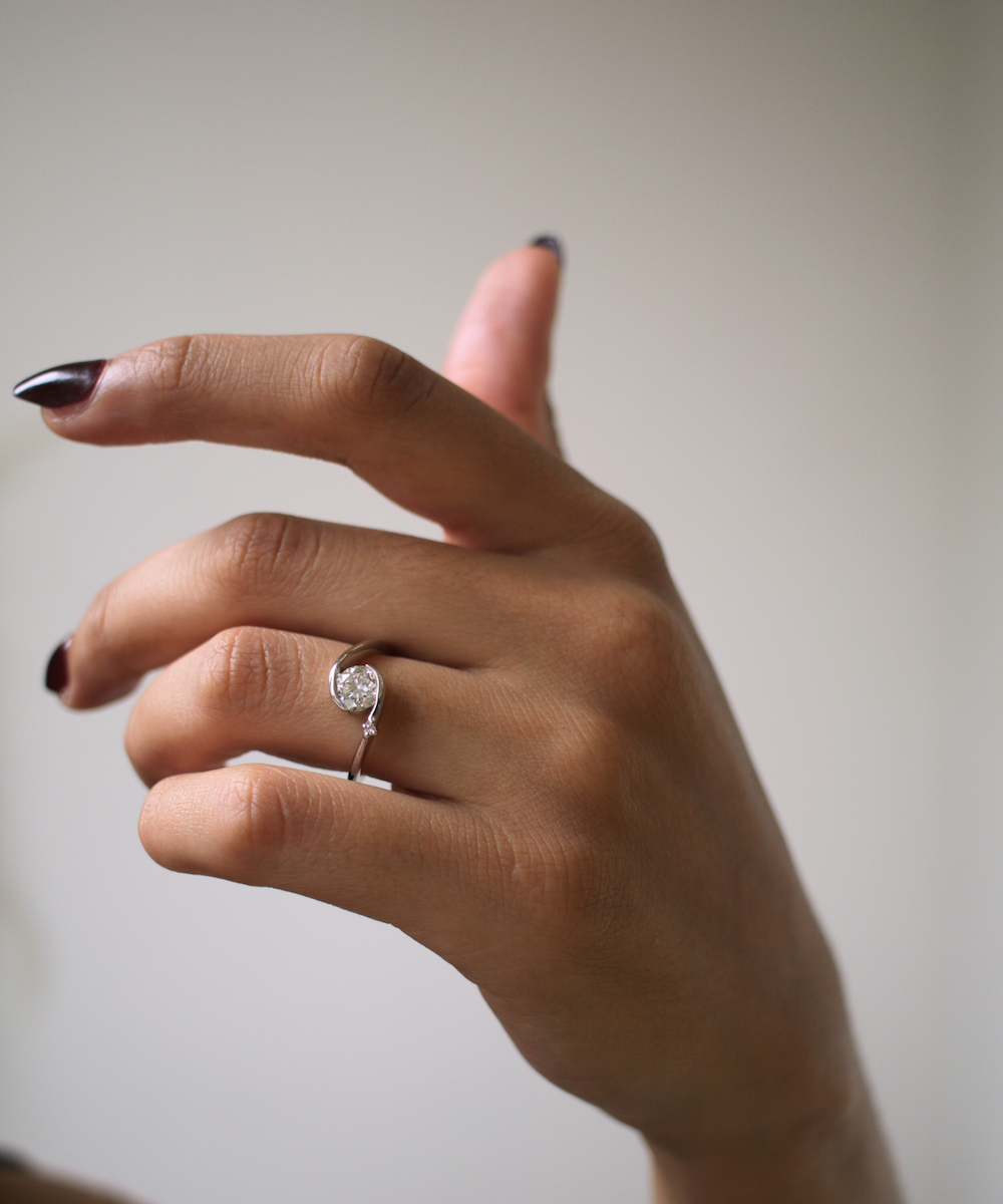 Saturn Ring, natural white diamond