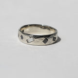 Tundra Gold Band with Monochrome Baguette Diamonds
