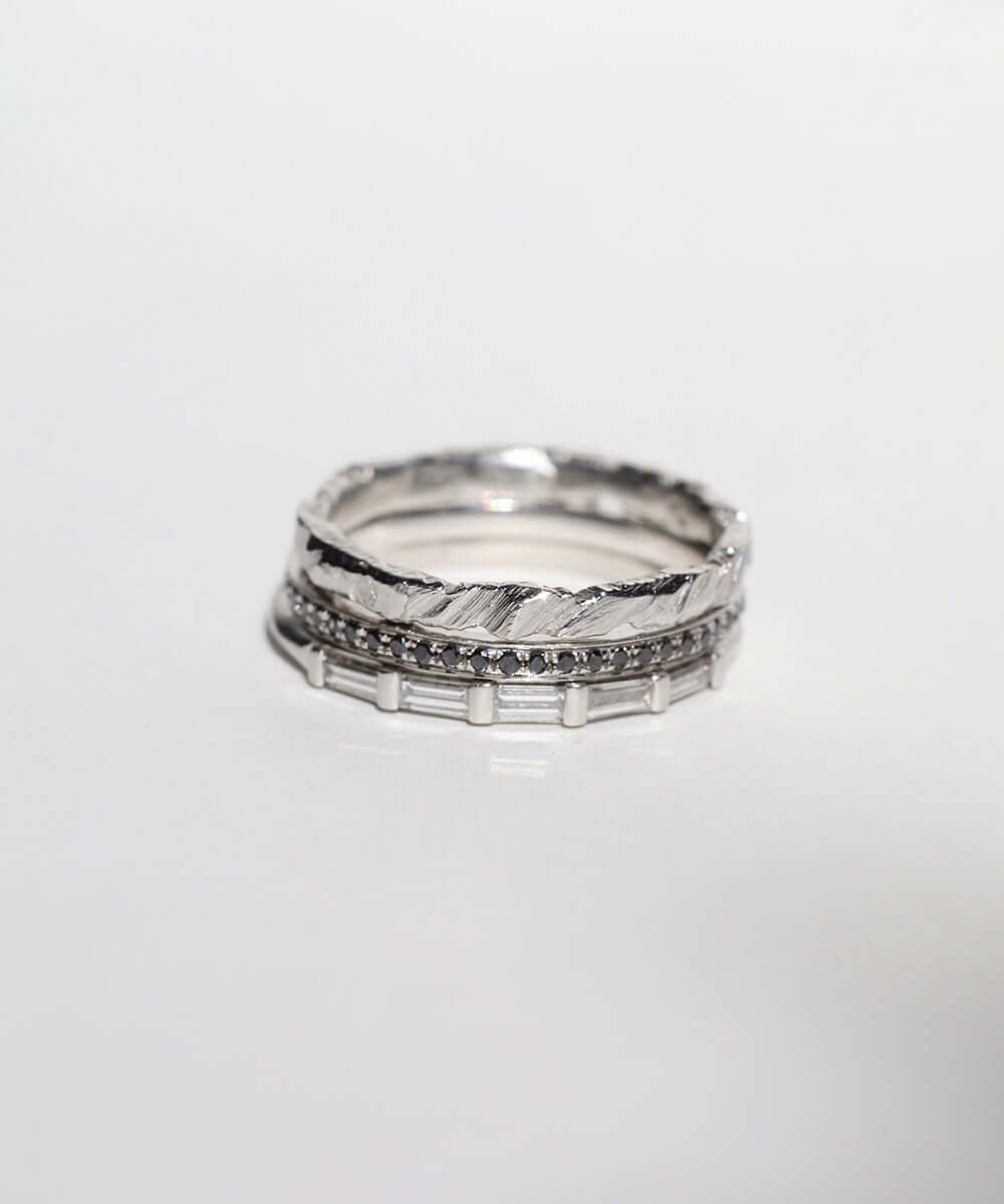 Taraxca Rings Aisling Ring with Sapphire Stripe.
