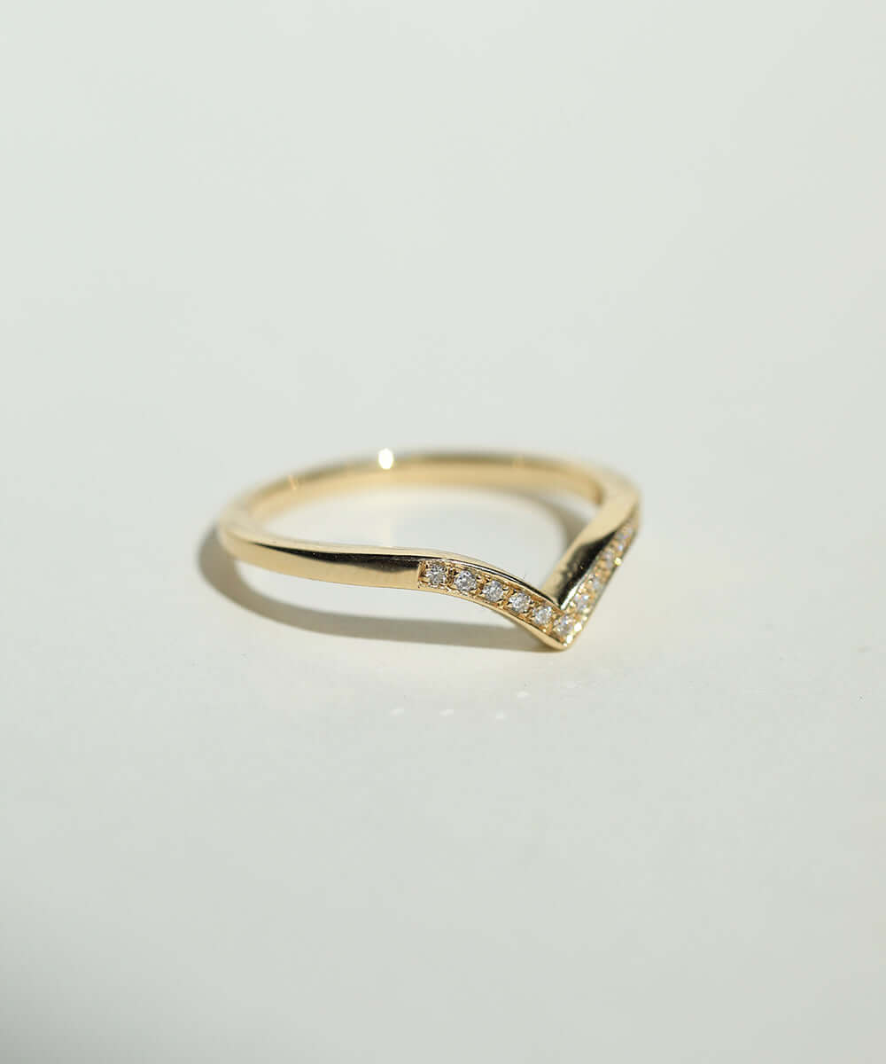 v-ring diamonds gold jewelry Brooklyn New York