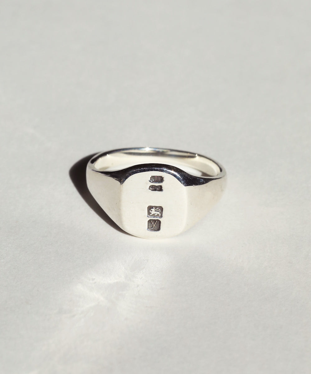 Small Hallmarked Signet Ring in Silver